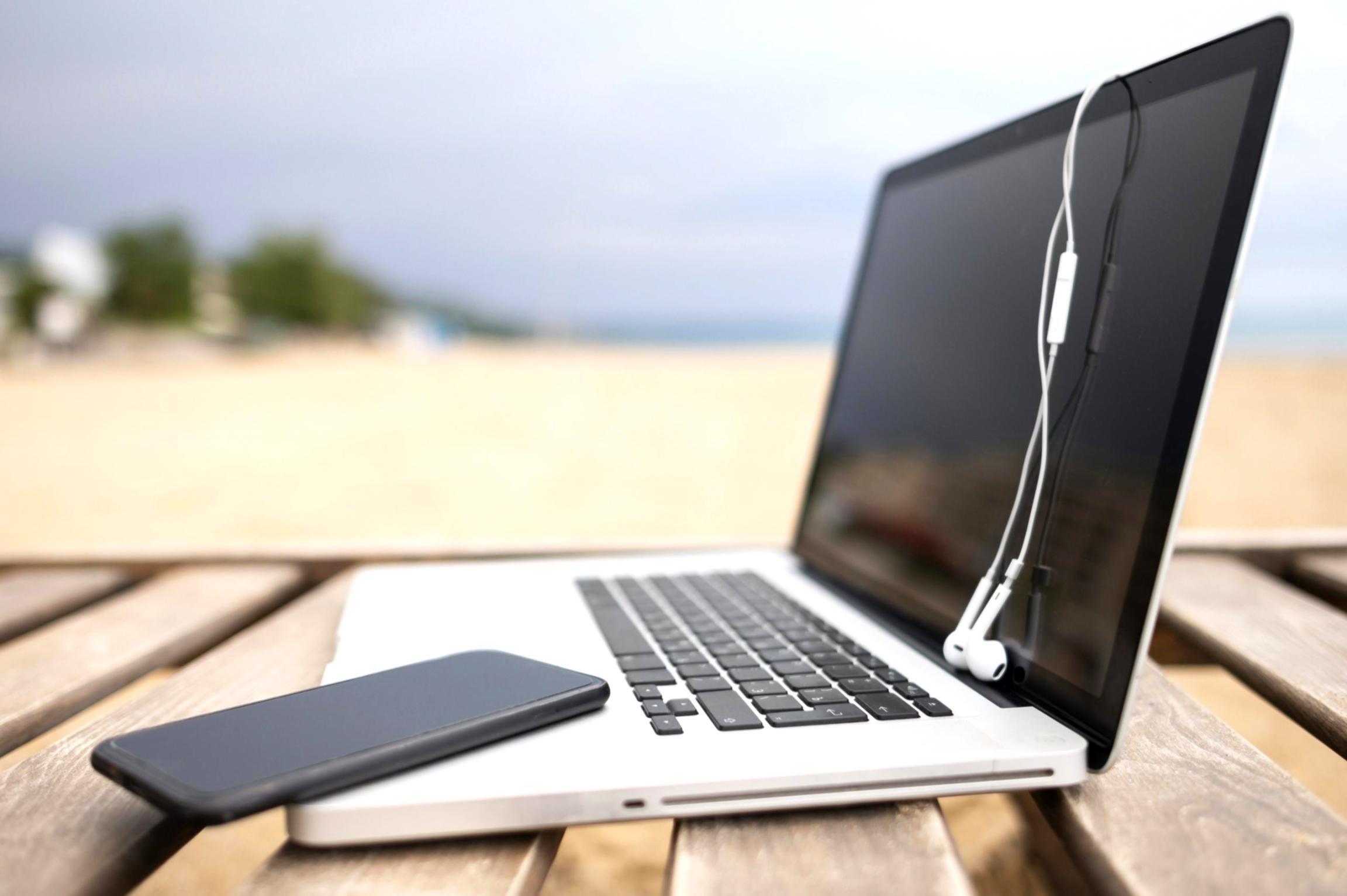 cleftsprig Team bei der Vorbereitung von Finanz-Webinaren